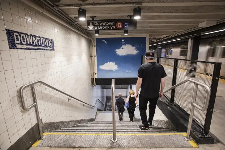 Imagen 1 - Sky de Yoko Ono en el metro