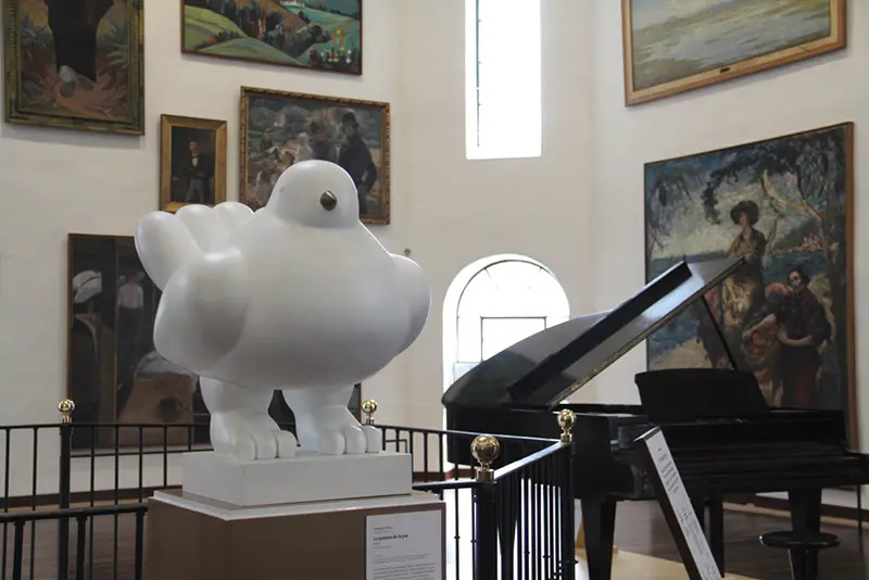 Paloma de la paz (Dove of Peace) Arrives at the Museo Nacional de Colombia