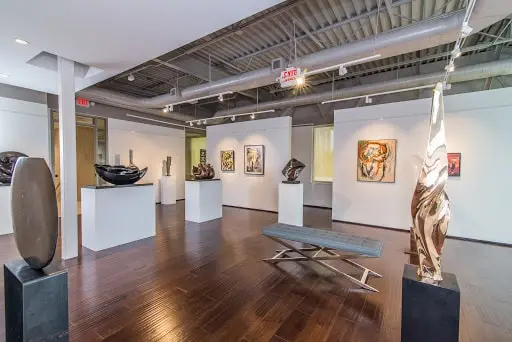 Imagen 2 de Art of The World Gallery