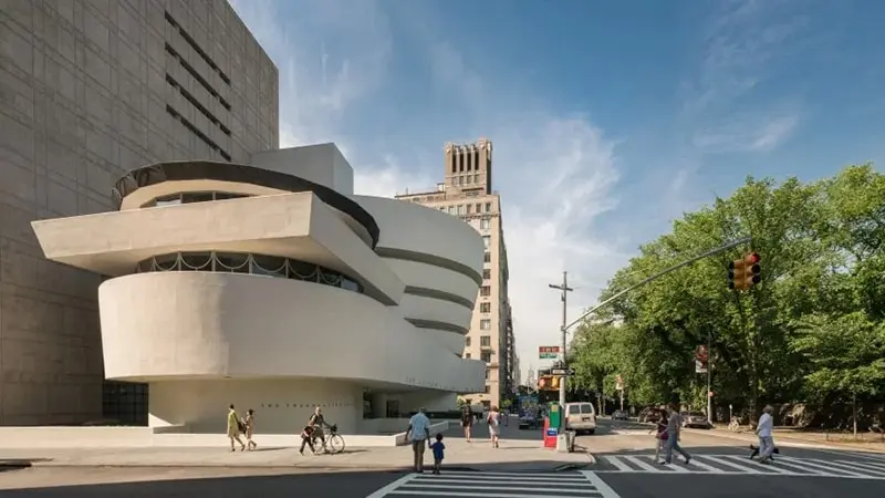 Visita el Museo Guggenheim desde casa