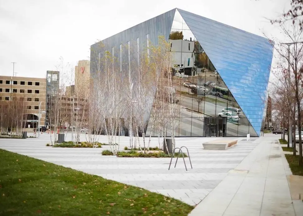 MOCA (The Museum of Contemporary Art) – 1