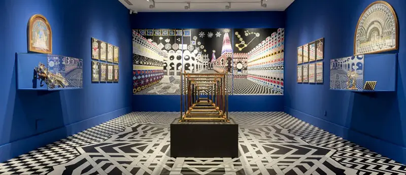 La Casa de México en España abre sus puertas con las exposiciones Pedro Friedeberg: doctorado en cariátides y Alfredo Castañeda: de la mano del maestro