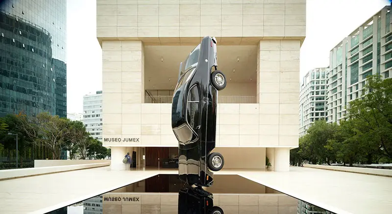 Escultura pública de Gonzalo Lebrija en el Museo Jumex