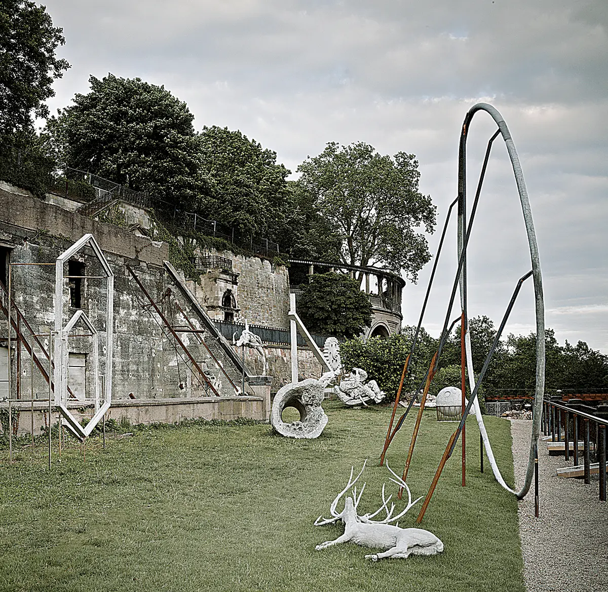 Monografía: Adrián Villar Rojas — imagen 1