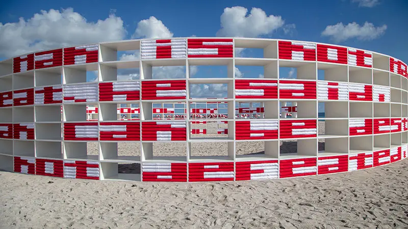 Instalación de Alexandre Arrechea durante la semana de arte de Miami 2020