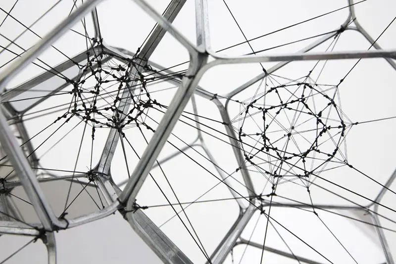 Exposición individual de Tomás Saraceno en Francia