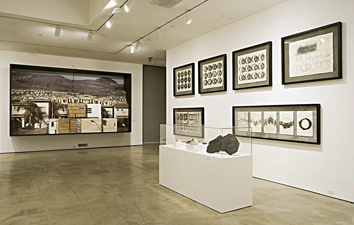 Colectiva: Strange New World: Art and Design from Tijuana (Un nuevo y extraño mundo: arte y diseño de Tijuana) — imagen 5