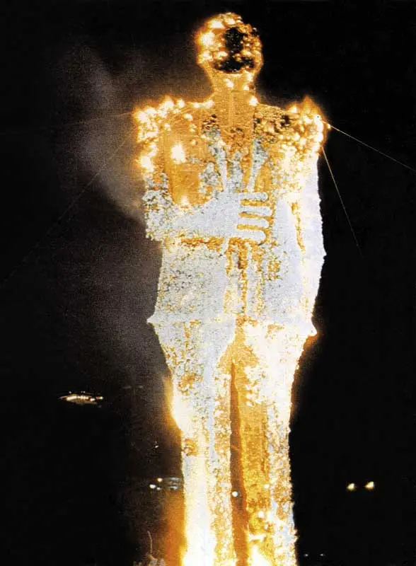 Marta Minujín. Carlos Gardel of Fire, 1981. Iron structure covered with deployed metal and covered with cotton. Height: 56 ft. (17 m.).