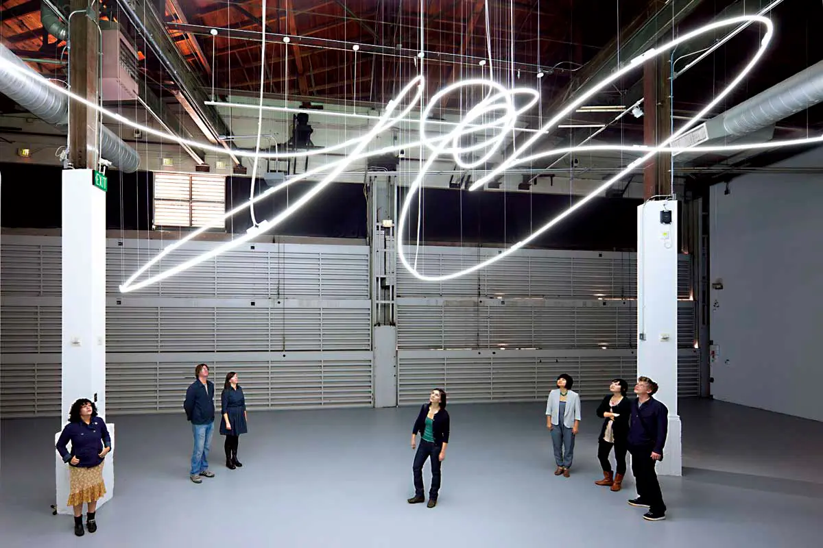 Colectiva: Suprasensorial: experimentos con la luz, el color y el espacio — imagen 3