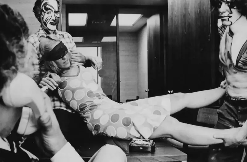 This Must Be the Place: Latin American Artists in New York, 1965-1975 (Este debe ser el lugar: artistas latinoamericanos en Nueva York, 1965-1975)