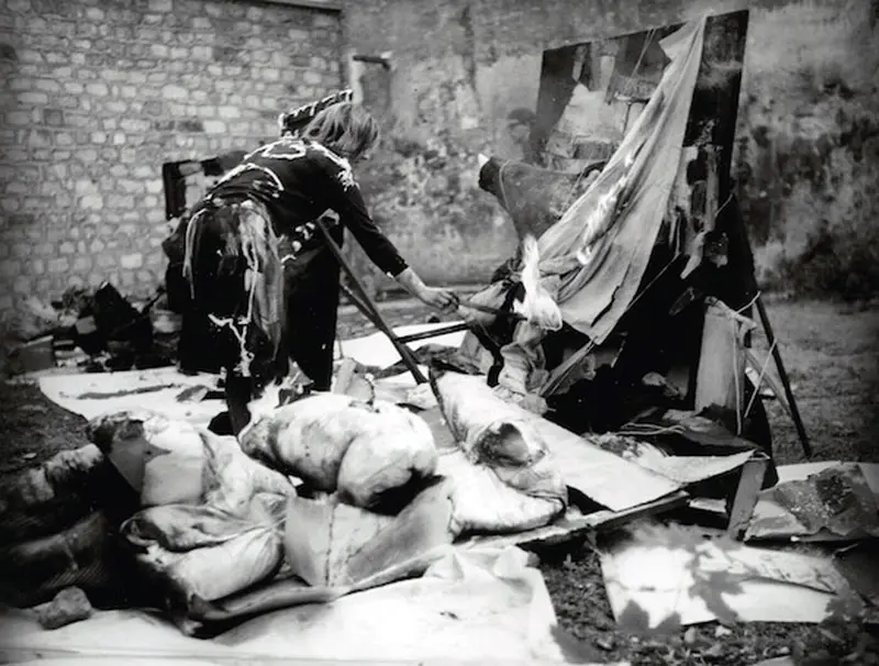 “Born of Informalismo: Marta Minujín and The Nascent Body of Performance”