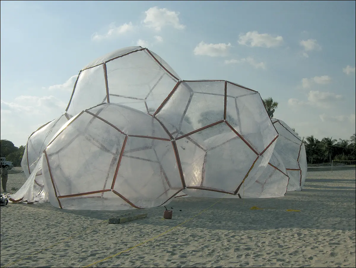 Exposición Individual: Tomás Saraceno y Jarbas Lopes — imagen 1