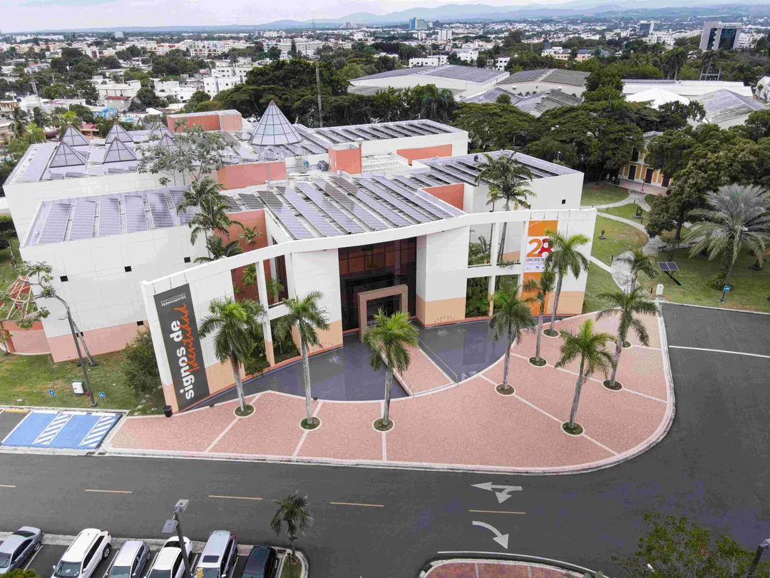 Centro Cultural Eduardo León Jimenes