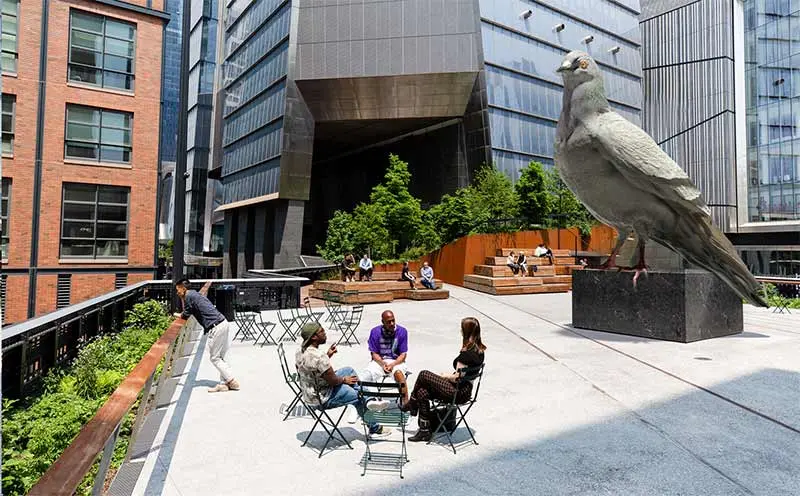 Iván Argote: Dinosaurio. High Line