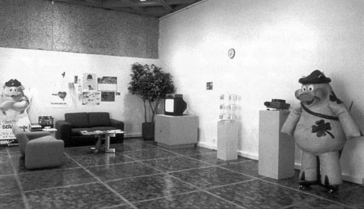 Exposición Individual: Minerva Cuevas — imagen 1