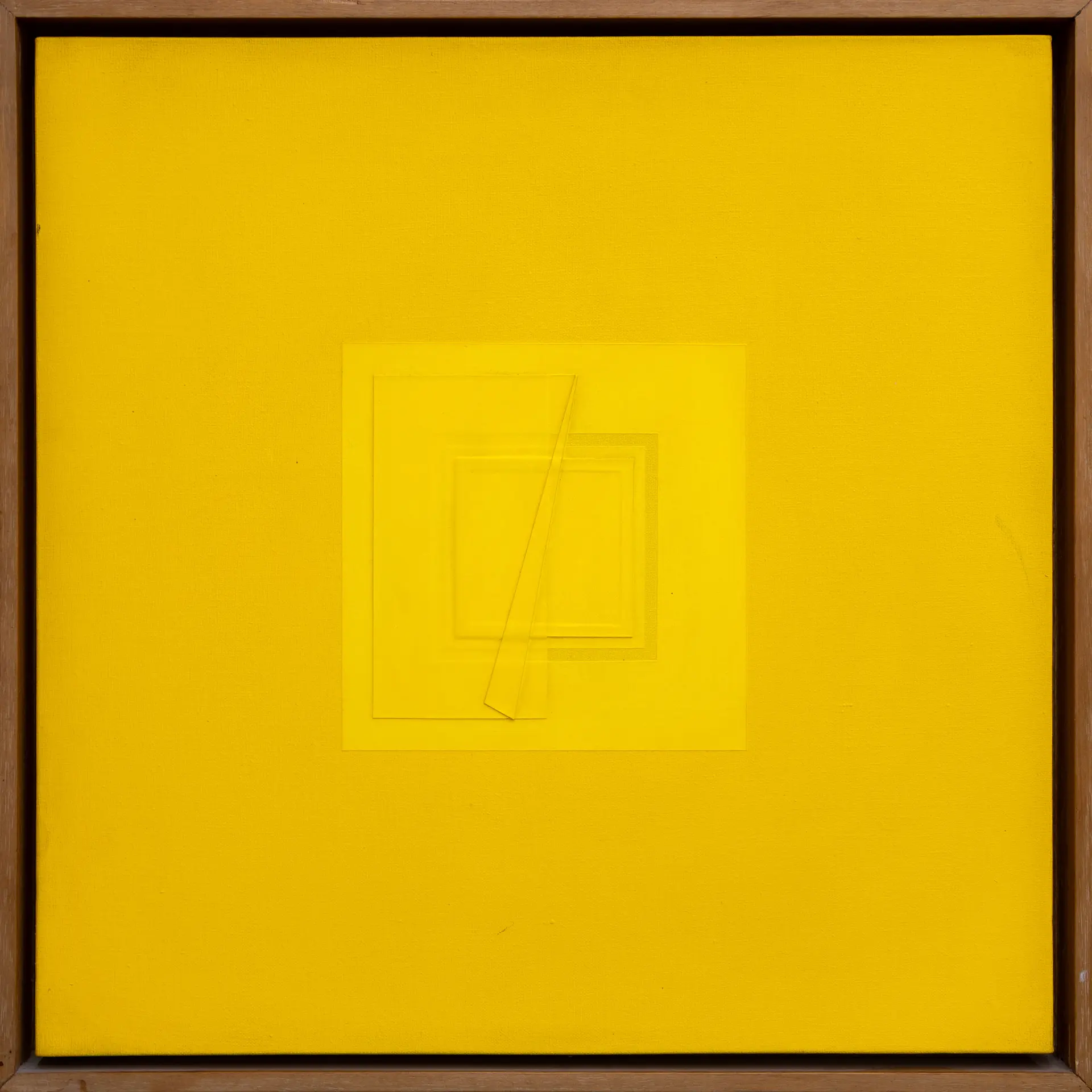 Tridimensional amarillo