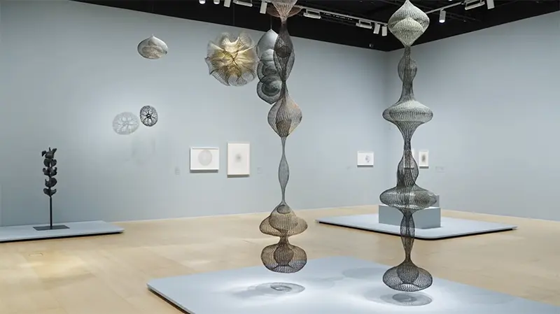Ruth Asawa: Retrospectiva