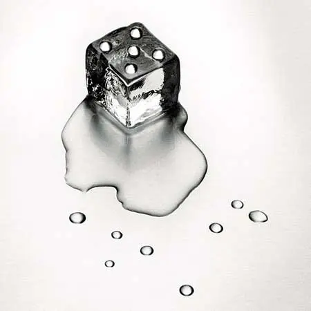 Otros: El ojo cercenado de la luna: la obra fotográfica de Chema Madoz — imagen 7