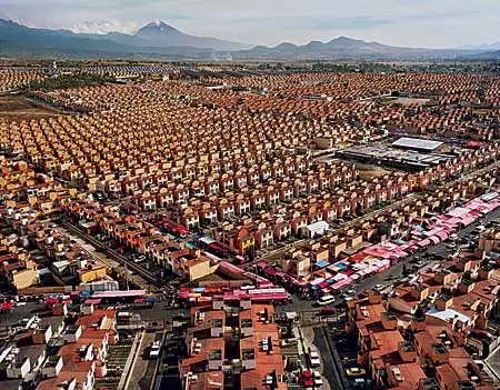 Colectiva: Beyond the Supersquare — imagen 2