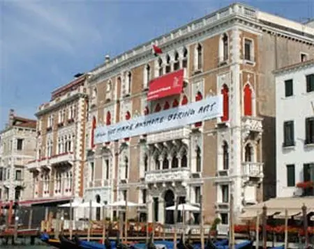 Venice Biennale: Noticeboard for exhibition spaces in Venice