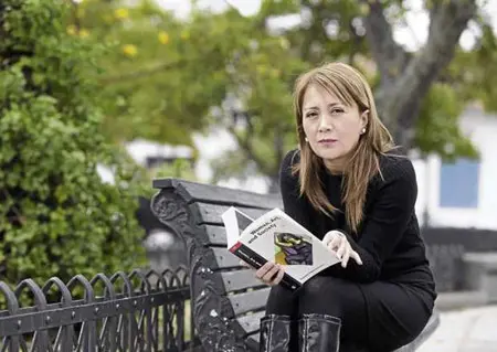 Katya Cazar, nueva directora de la Bienal de Cuenca