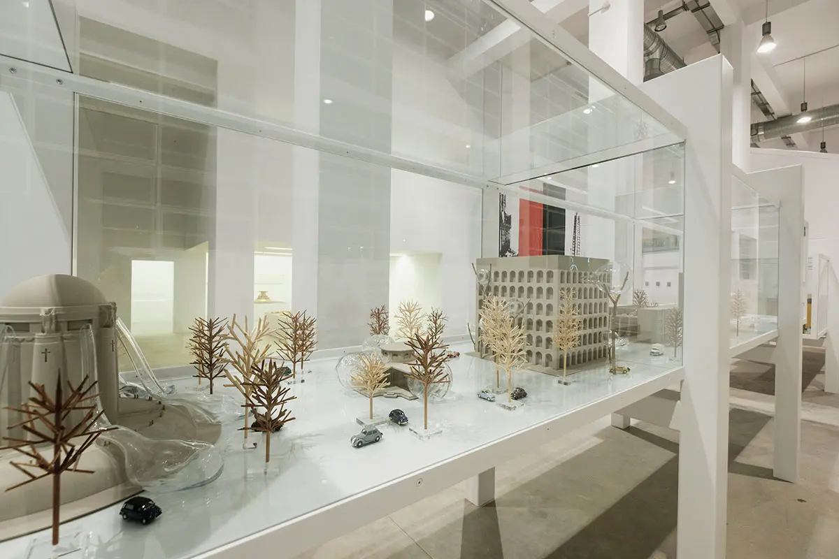 Imagen 2 - El Palacio de las Tres Historias, primera muestra individual de Carlos Garaicoa en Fondazione Merz