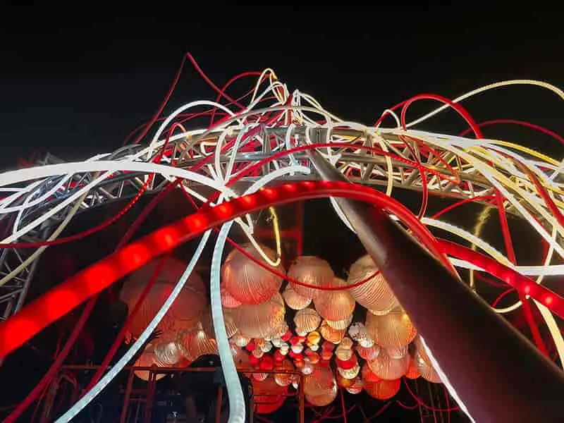 Se comisionó la obra Hedera a Grimanesa Amorós  para la celebración de BRIC Brooklyn Festival