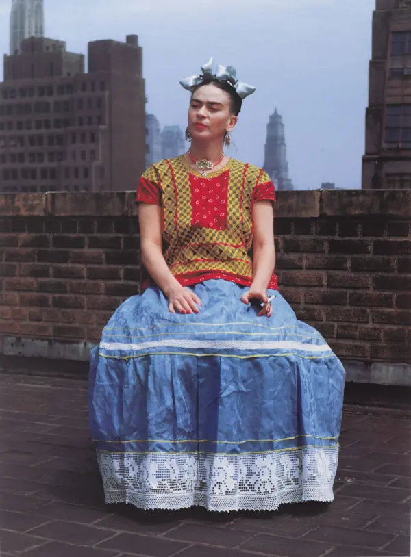 Frida Kahlo: Appearances Can Be Deceiving (Las apariencias engañan)