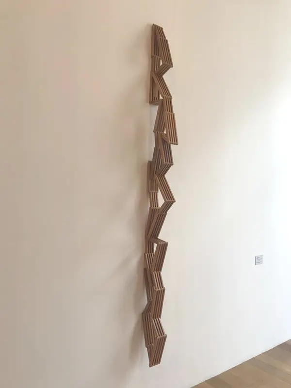 Suspensión, exposición retrospectiva de Artur Lescher en la Pinacoteca de São Paulo